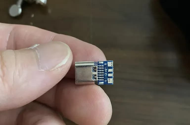 Britz BA-C1 Plus 마이크로 5핀 수리 - usb-c 타입으로 교체하기-4
