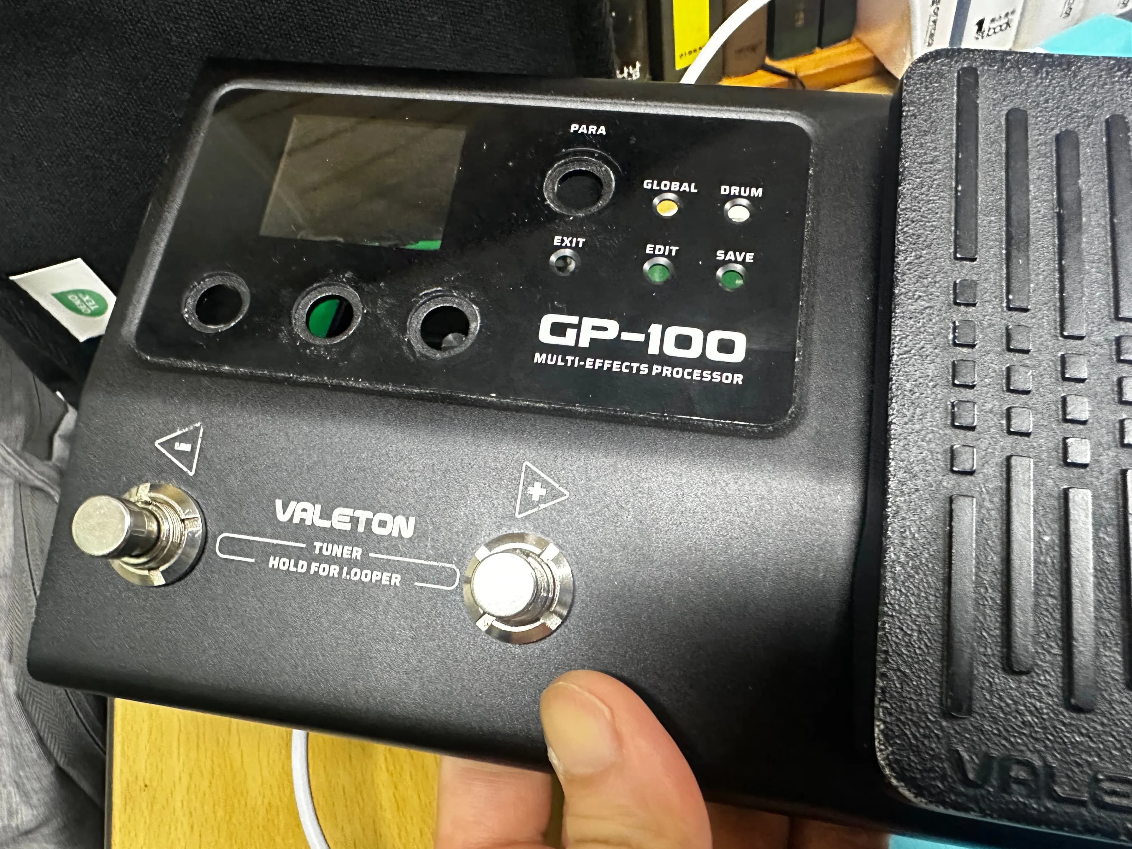 Historia de un intento fallido de reparación del Valeton GP-100-1