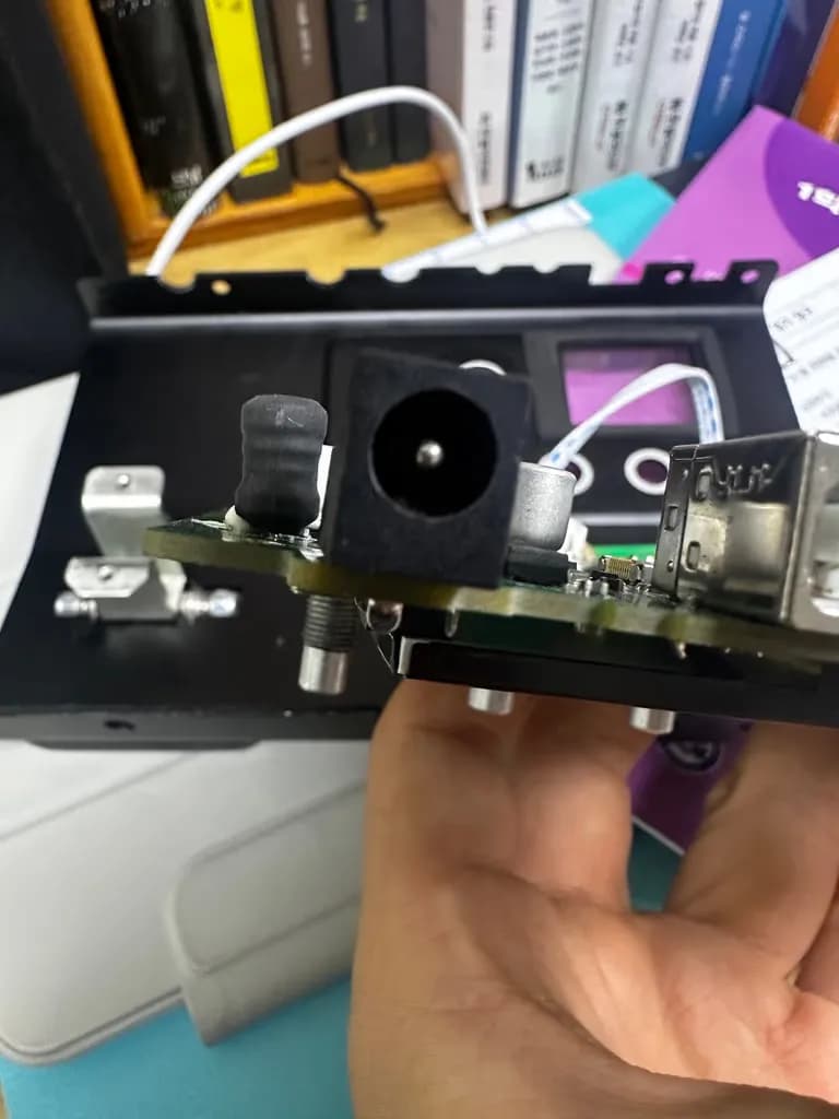 Historia de un intento fallido de reparación del Valeton GP-100-5