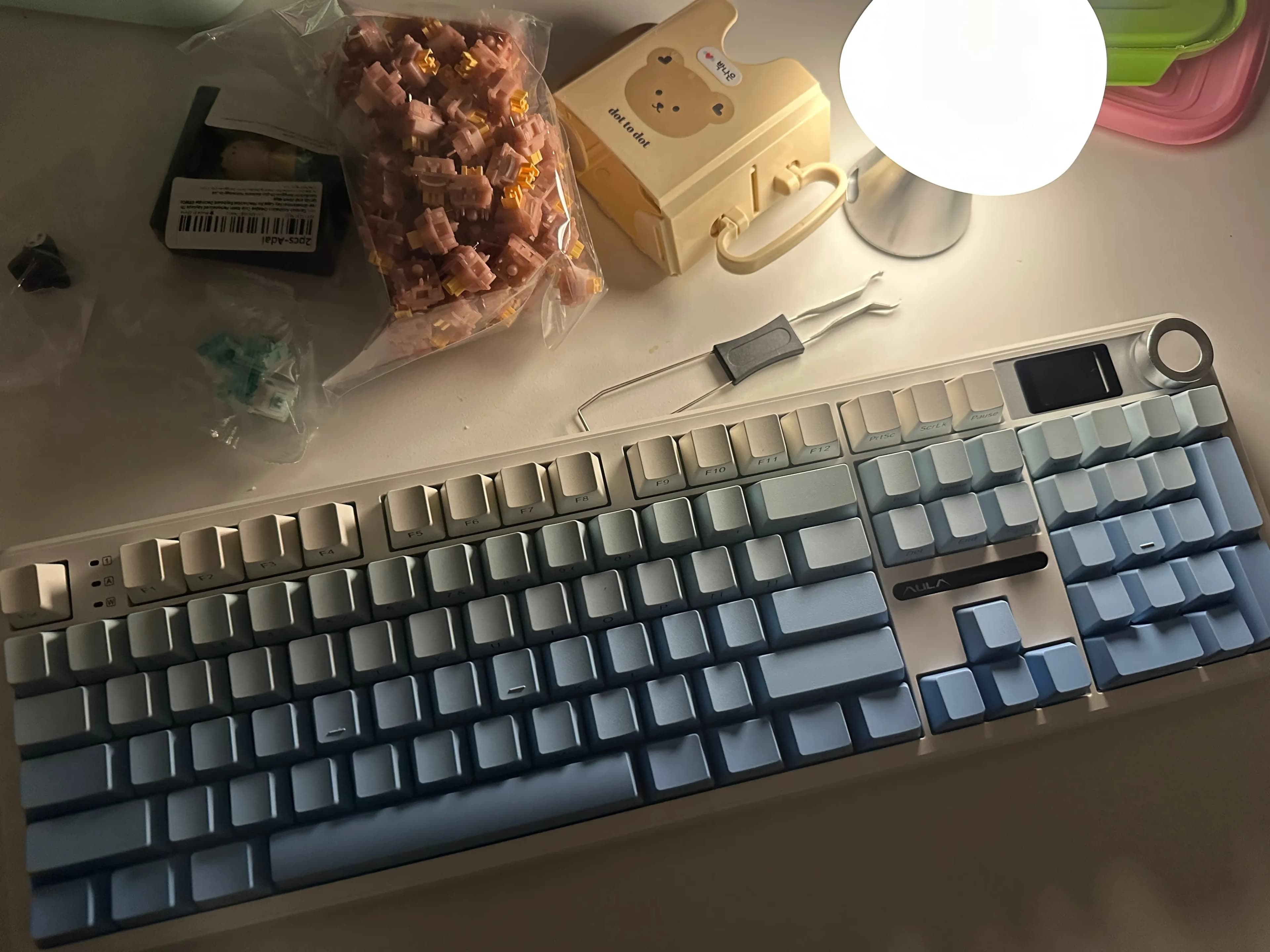 AULA 독거미 F108 pro 風鈴軸および Outemu 静音ピーチ軸 v3 交換レビュー-13