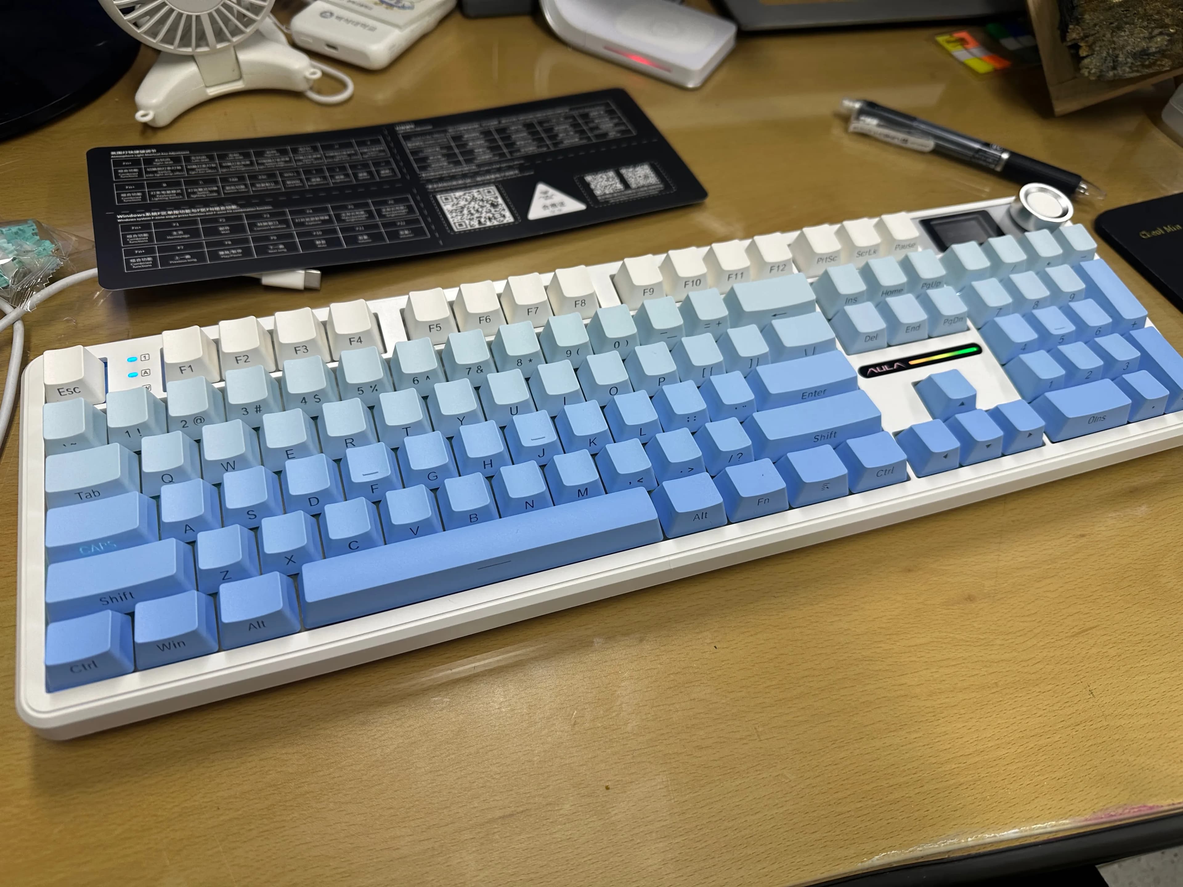 AULA 독거미 F108 pro 風鈴軸および Outemu 静音ピーチ軸 v3 交換レビュー-11