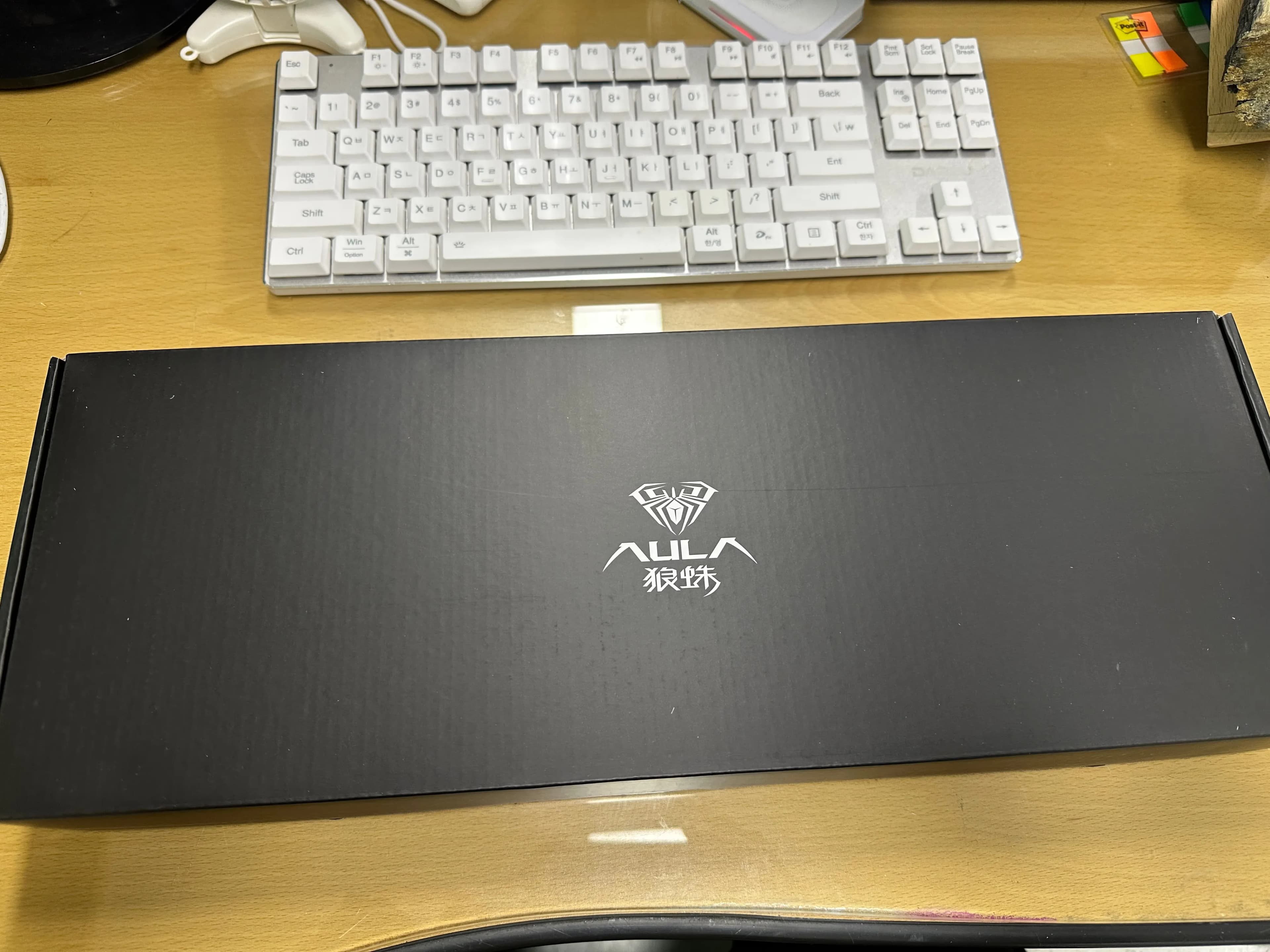 AULA 독거미 F108 pro 風鈴軸および Outemu 静音ピーチ軸 v3 交換レビュー-4