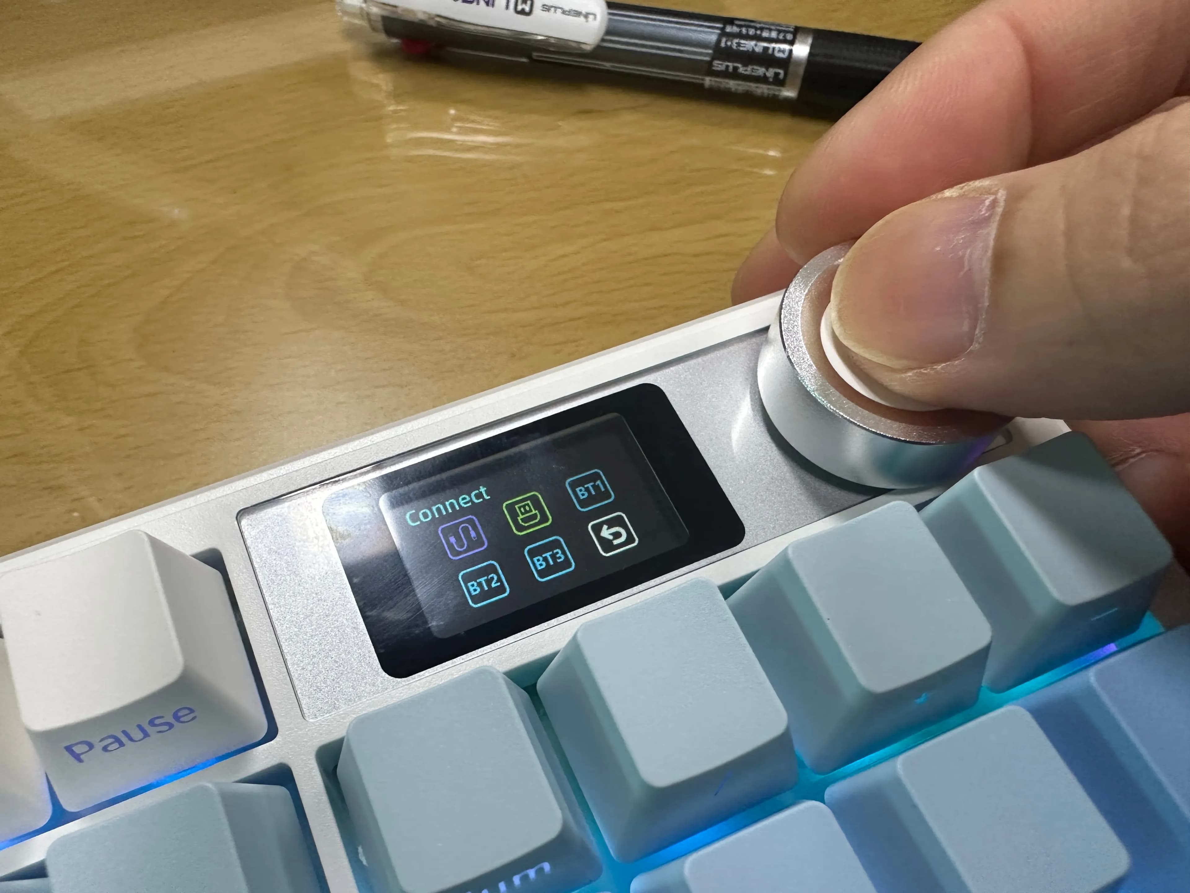 AULA 독거미 F108 pro 風鈴軸および Outemu 静音ピーチ軸 v3 交換レビュー-9